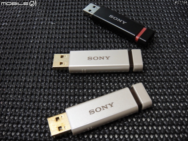 『簡單分享』SONY 隨身碟專用直立座