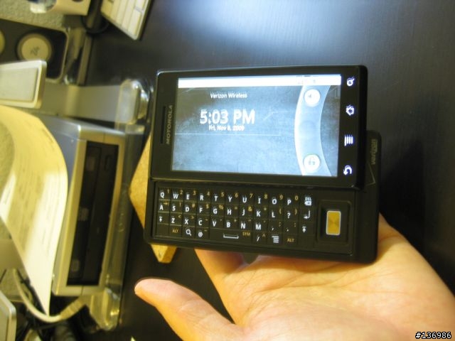 Motorola Droid (Verizon CDMA) 開箱 「版主請幫忙移文」