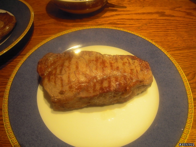 NT1055/1KG 與 NT2400/1KG 牛排的戰爭 (圖多)