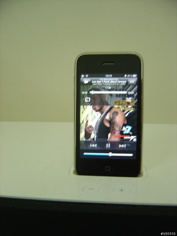 iPhone 3GS + iPod Hi-Fi