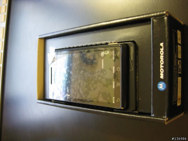 Motorola Droid (Verizon CDMA) 開箱 「版主請幫忙移文」