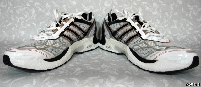 【給慢跑入門者的鞋測報告】 Adidas Supernova Sequence 2 慢跑鞋