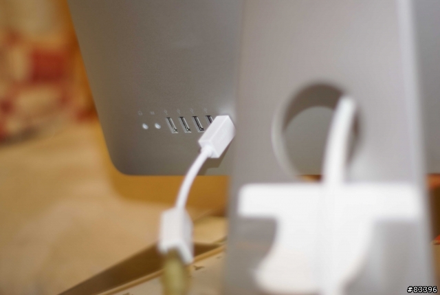 來囉來囉!IMAC 21.5吋來囉!