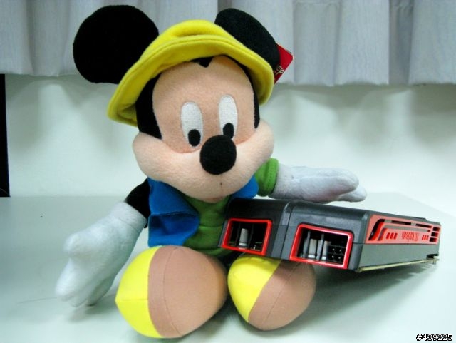 米奇的萬聖節禮物 ATI Radeon HD 5770