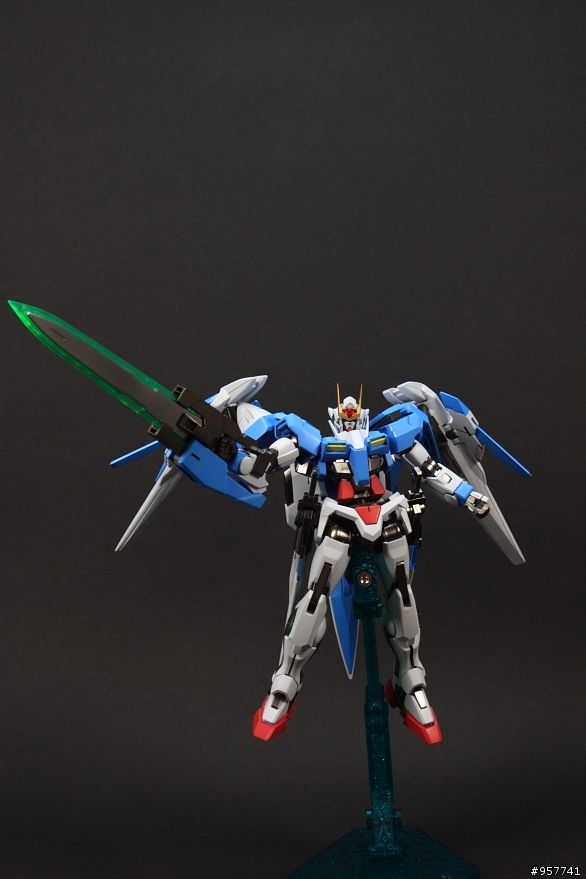 第三號上色作品 HG 00 RAISER 圖多小心@@