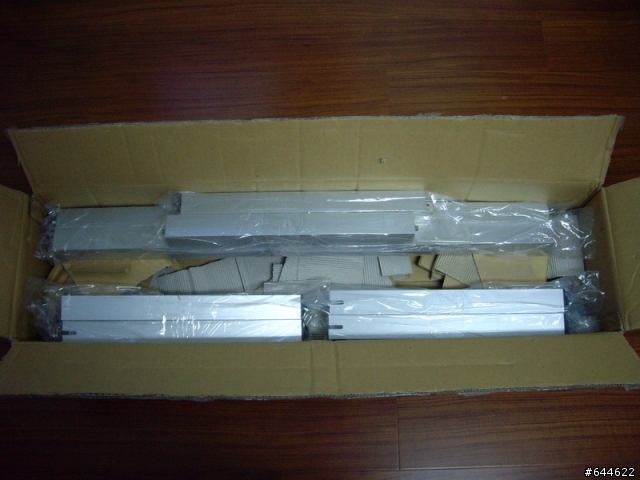 a small side table...小茶几....