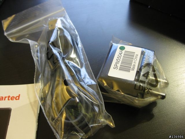 Motorola Droid (Verizon CDMA) 開箱 「版主請幫忙移文」