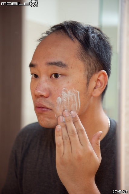 男性小編集體測試‧元素碳洗面乳試用心得