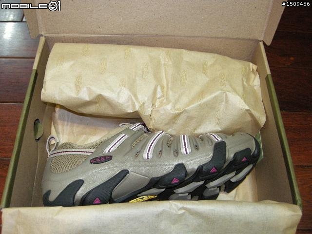 我的第一雙單車鞋 KEEN 女用水陸兩用鞋 開箱文 (圖多)