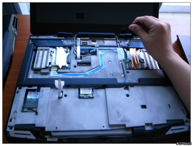 Alienware M17x 第二彈 (拆機流程圖)