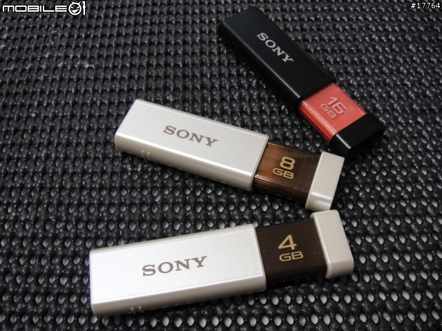『簡單分享』SONY 隨身碟專用直立座