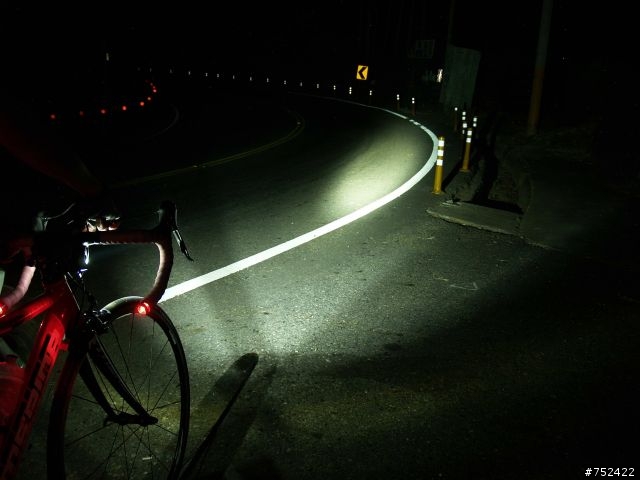 BAOCH爆亮公路車燈開箱文