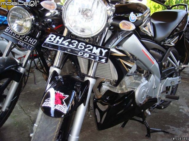 (更新照片於29F)印度Yamaha YZF R15跑車的東南亞兄弟,印尼山葉V-ixion 150小檔車介紹(規格修改)