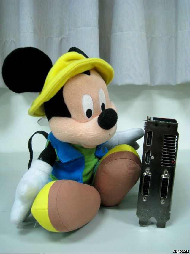 米奇的萬聖節禮物 ATI Radeon HD 5770