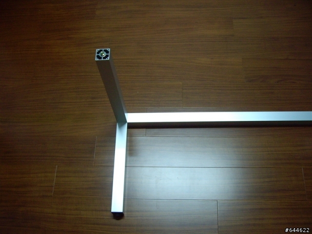 a small side table...小茶几....