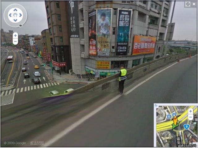 警偷拍登Google maps 網友諷糗斃了