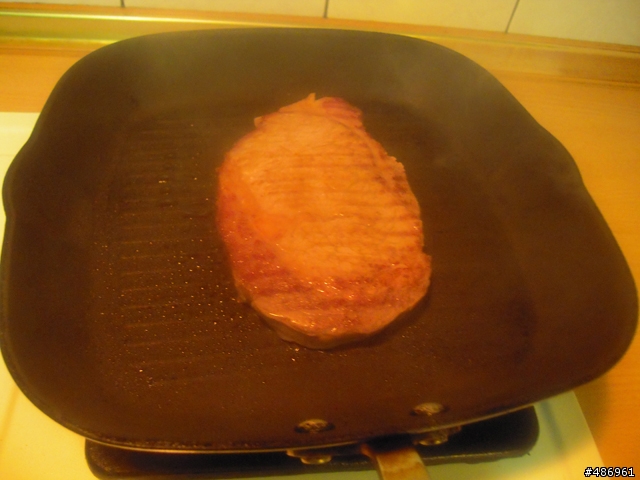 NT1055/1KG 與 NT2400/1KG 牛排的戰爭 (圖多)