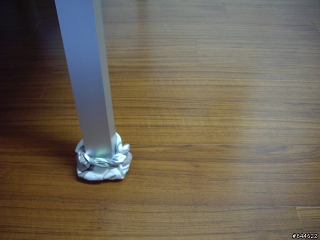 a small side table...小茶几....