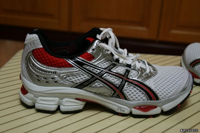 Asics 避震款慢跑鞋 Cumulus-11 分享