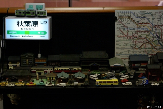 【20110418新增也算鐵道夢?】只是辦公桌的微物風景...