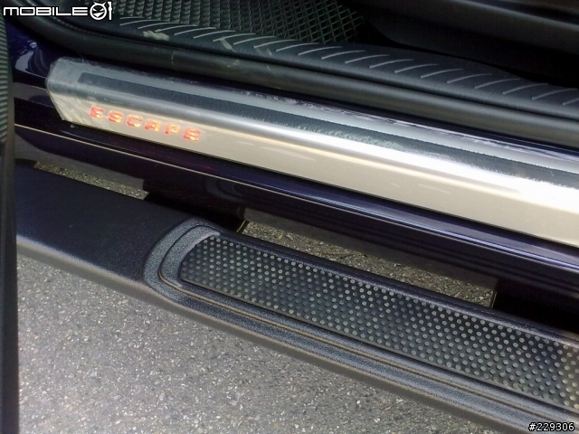 終於交車了...2010 Escape 2.3 XLT <深海藍> 開箱