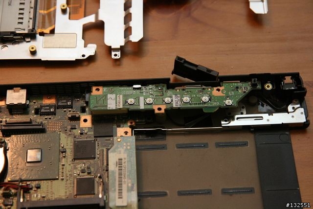 Fujitsu S6240 更換Power Jack + 解剖文