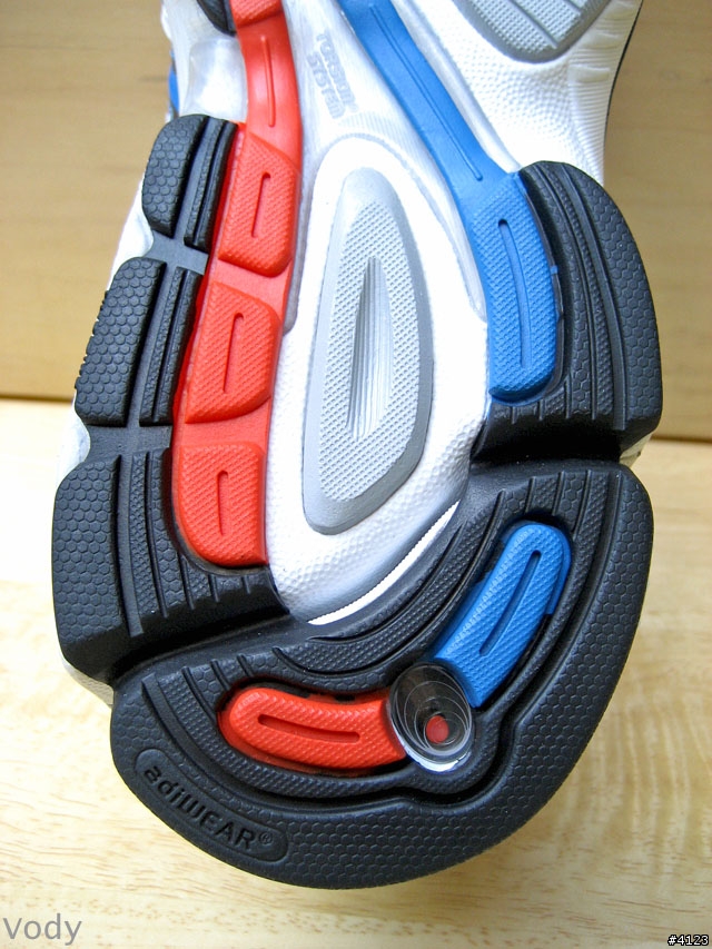 一款內旋過度跑者不能錯過的穩定型慢跑鞋---adidas Supernova Sequence 2