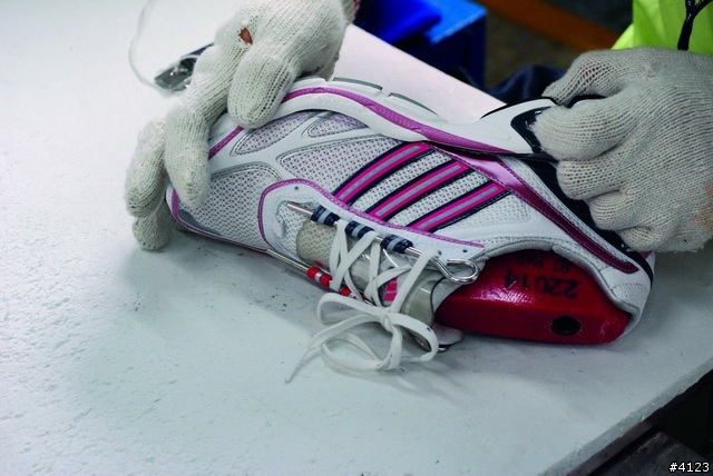 一款內旋過度跑者不能錯過的穩定型慢跑鞋---adidas Supernova Sequence 2