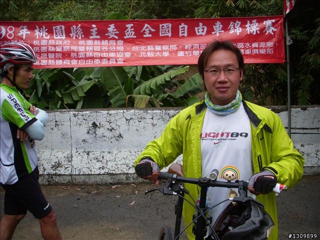 98年桃園縣主委盃全國自由車錦標賽 ( 騎不快所以照片多 )
