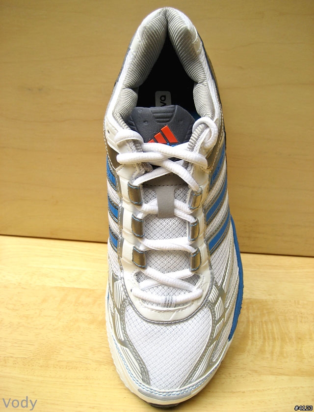 一款內旋過度跑者不能錯過的穩定型慢跑鞋---adidas Supernova Sequence 2