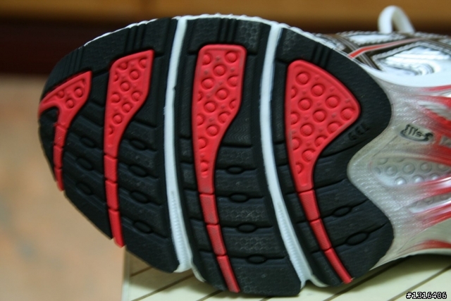 Asics 避震款慢跑鞋 Cumulus-11 分享