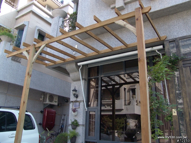透天屋採光罩的替代方案-DIY的紫藤棚架 - 南方松應用說明