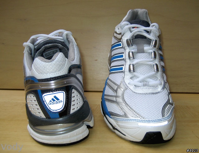 一款內旋過度跑者不能錯過的穩定型慢跑鞋---adidas Supernova Sequence 2