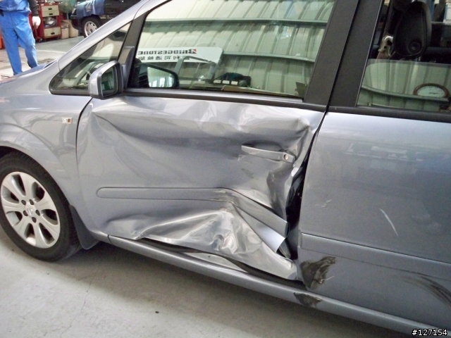 全家人的守護者Zafira B 1.8