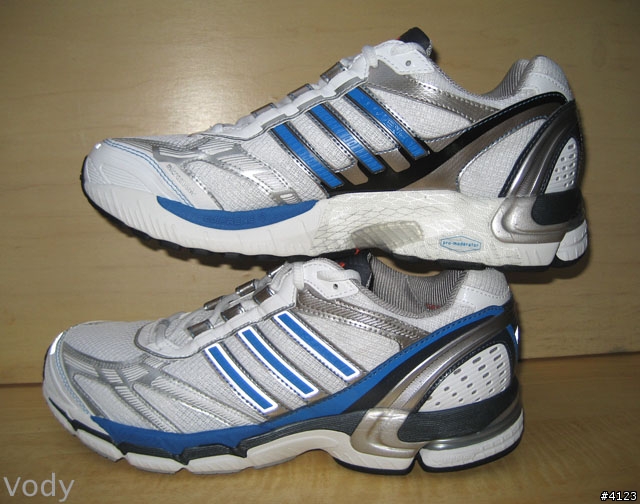 一款內旋過度跑者不能錯過的穩定型慢跑鞋---adidas Supernova Sequence 2