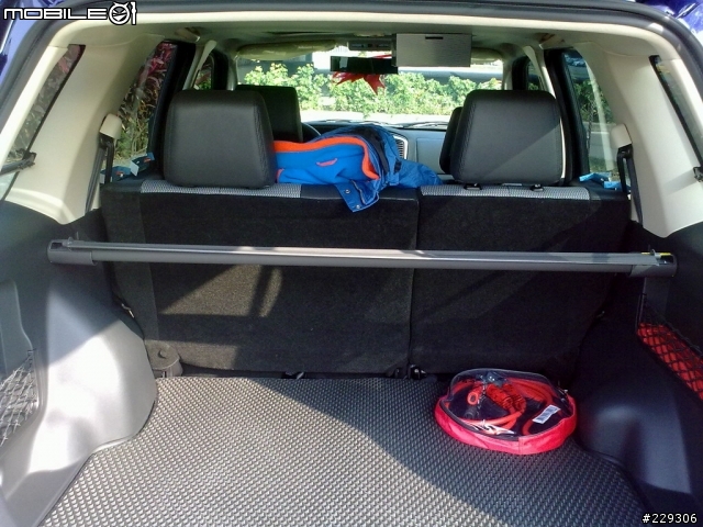 終於交車了...2010 Escape 2.3 XLT <深海藍> 開箱