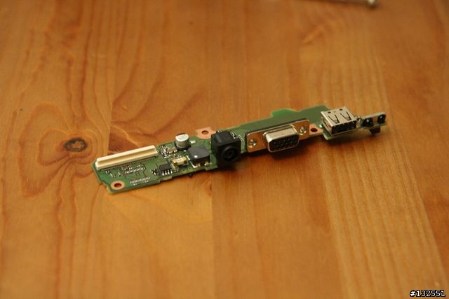 Fujitsu S6240 更換Power Jack + 解剖文
