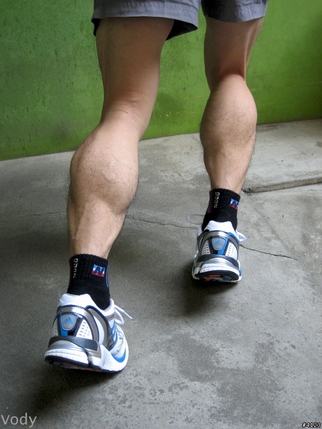 一款內旋過度跑者不能錯過的穩定型慢跑鞋---adidas Supernova Sequence 2