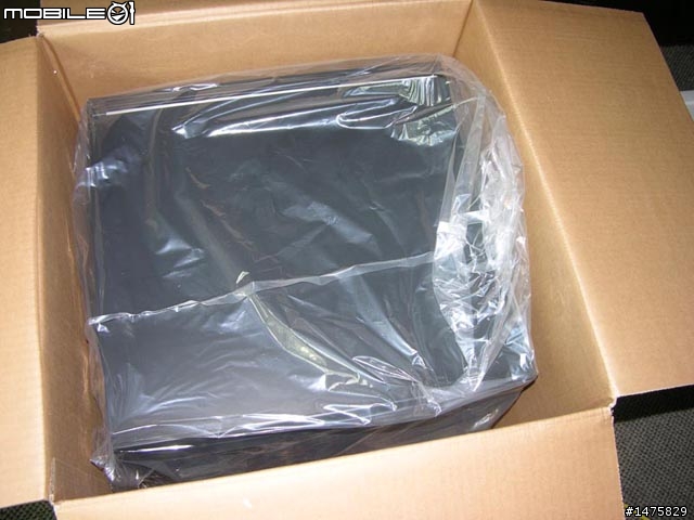 終於下定決心換台新的防潮箱 還檢了便宜