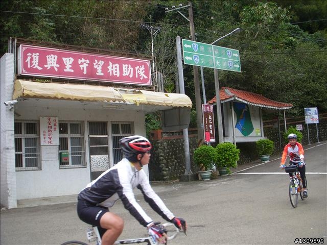98年桃園縣主委盃全國自由車錦標賽 ( 騎不快所以照片多 )