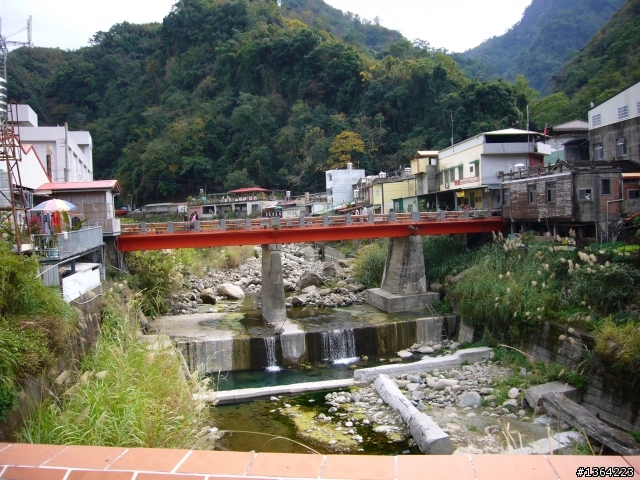 出發總是有個方向*走*大湖採草莓