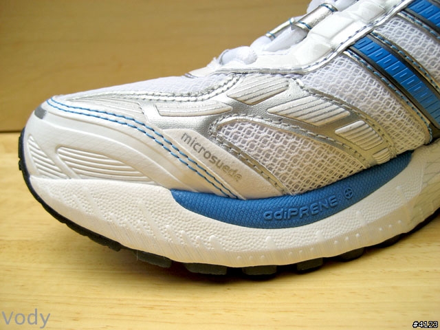 一款內旋過度跑者不能錯過的穩定型慢跑鞋---adidas Supernova Sequence 2