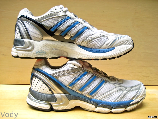一款內旋過度跑者不能錯過的穩定型慢跑鞋---adidas Supernova Sequence 2