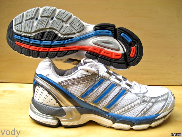 一款內旋過度跑者不能錯過的穩定型慢跑鞋---adidas Supernova Sequence 2