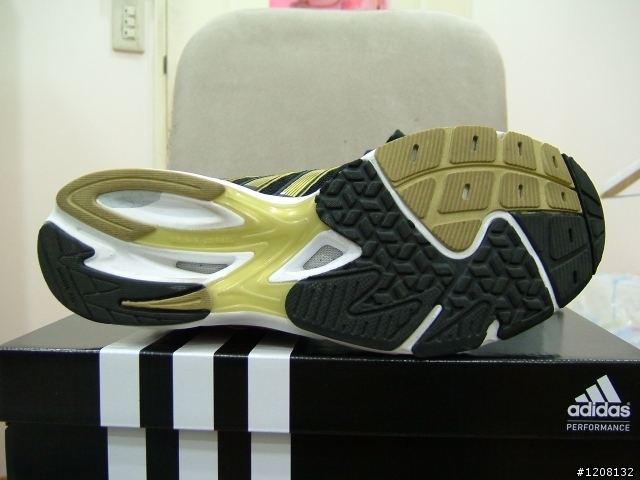 【搶先開箱】2010年adidas全新春季adizero跑鞋及其他跑鞋系列資訊