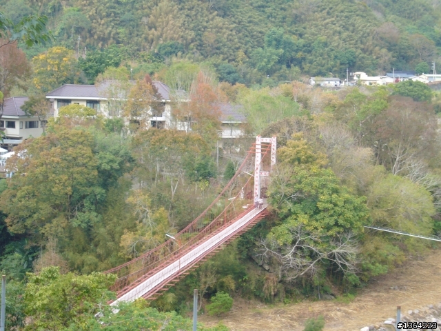 出發總是有個方向*走*大湖採草莓