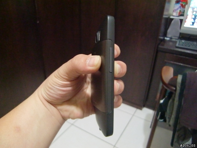 HD2電池蓋打開與闔上教學(附圖片)