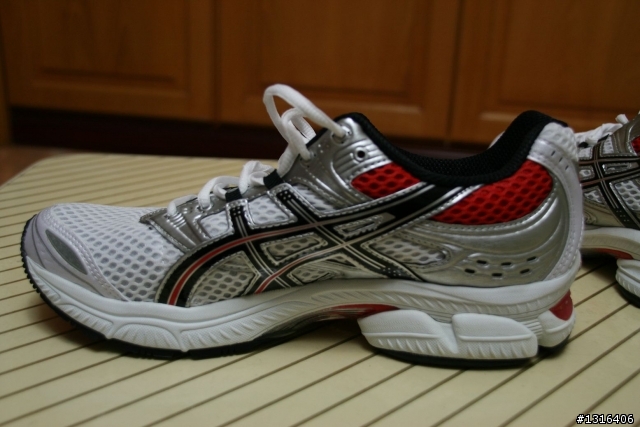 Asics 避震款慢跑鞋 Cumulus-11 分享