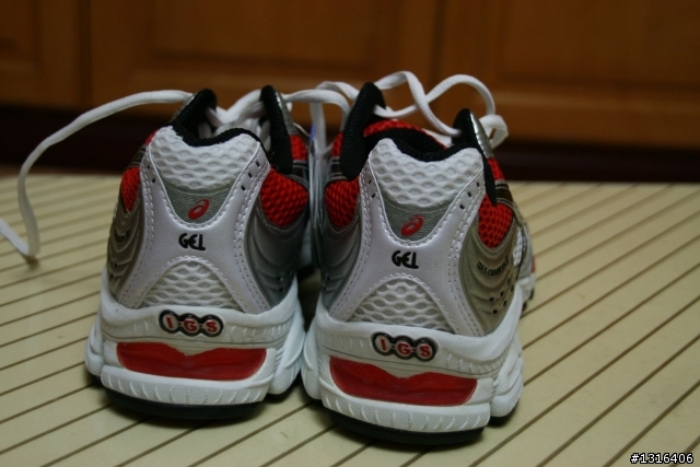 Asics 避震款慢跑鞋 Cumulus-11 分享