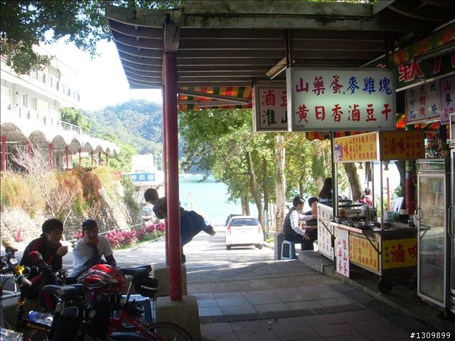 98年桃園縣主委盃全國自由車錦標賽 ( 騎不快所以照片多 )